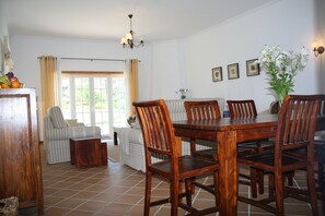 Dining - Luxury house at Praia D'el Rey Golf & Beach Resort (Obidos)