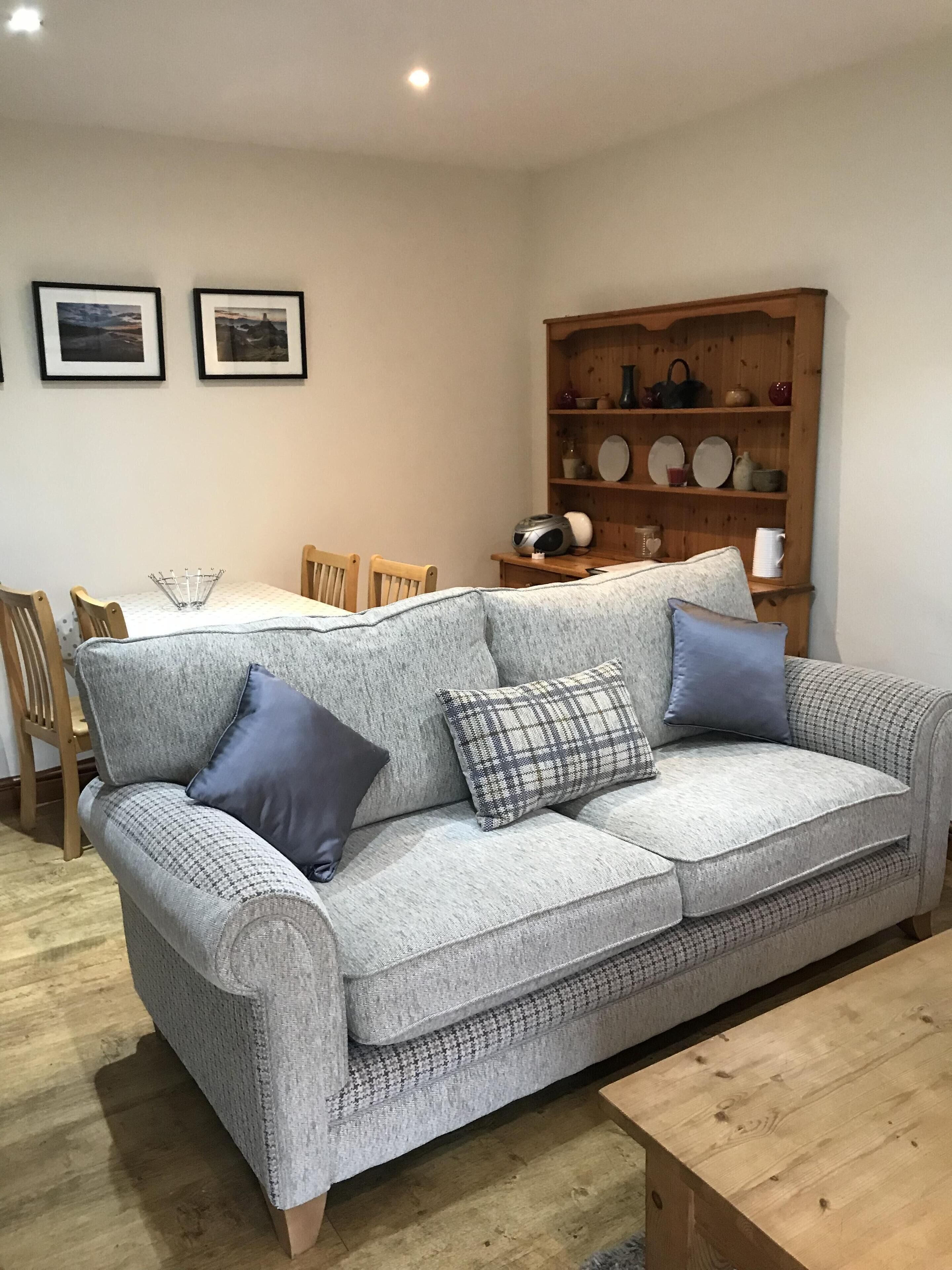 5 Glantraeth Farm Cottage, pet friendly near Malltraeth