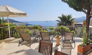 Terrace/patio - Luxury spacious Villa, stunning panoramic views of Kalkan Bay and the harbour (Kiziltas)