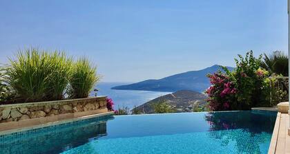 Luxury abgelegen Villa mit herrlichem Panoramablick auf Kalkan Bay und die Berge