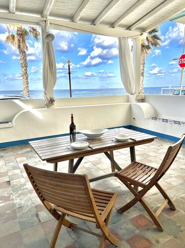 Beautiful renoveted fisherman's house in front of sea & beach in Capo d'Orlando