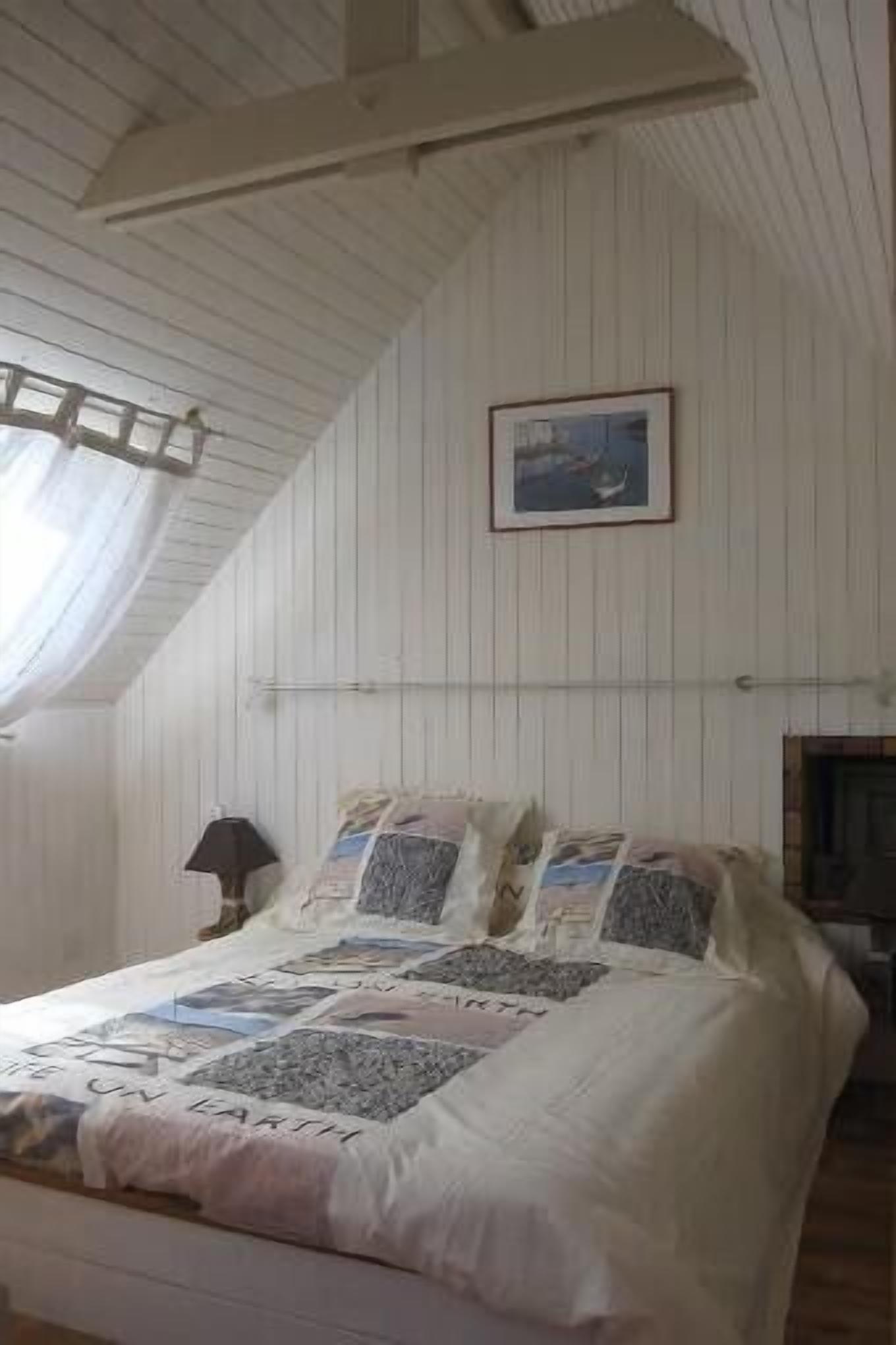 4 bedrooms, iron/ironing board, travel crib, free WiFi