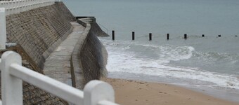 Viehättävä kivirakennus Caen 150 metrin päässä merestä / WiFi