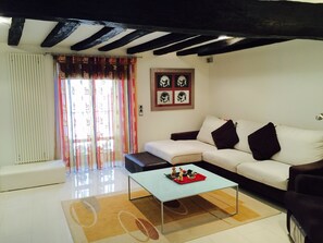 TV, fireplace, DVD player, stereo