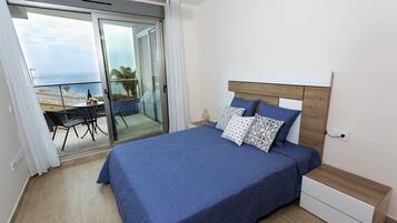 1 slaapkamer, een strijkplank/strijkijzer, wifi