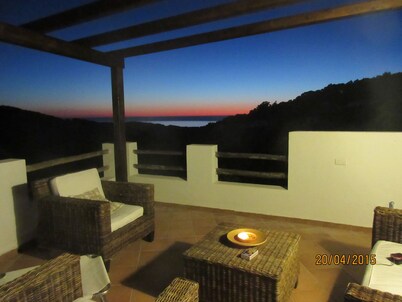 Typical St. Peter's cottage with views of countryside and sea in "Guardia Mori"