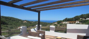 Typical small house of San Pietro with a view of the countryside and the sea, a Moorish guard resort