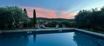 Charmigt hus med pool vid foten av Mont Ventoux 