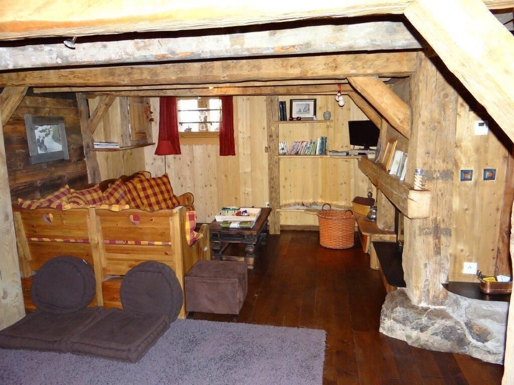 authentic alpine chalet in Praz de lys sommand on the ski slopes