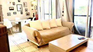 TV connectée, jeux vidéo, lecteur de DVD, table de tennis de table