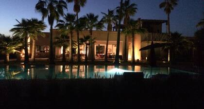 Demeure d'exception au milieu des oliviers avec vue époustouflante sur l'Atlas