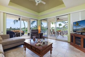 TV - Partial Ocean Views, Top Floor. Beach Gear Included.  Vista Waikoloa A304 (Waikoloa Beach Resort)