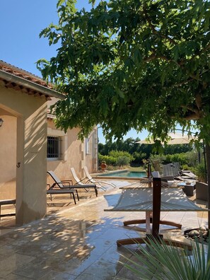 Terrace/patio -  LUBERON Beautiful air-conditioned provencal house with private pool in the countryside (Cavaillon)