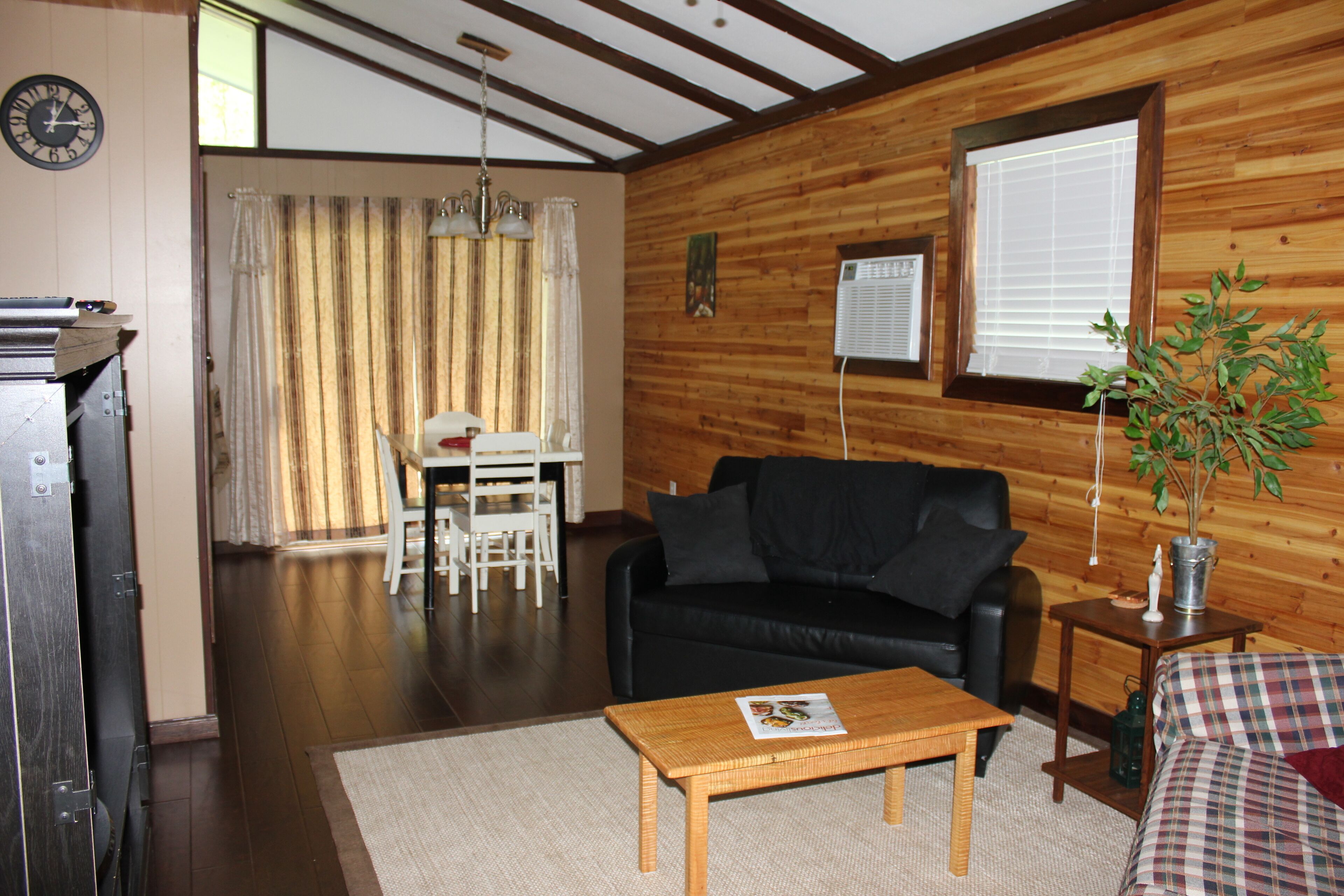 Cabin Near Burr Oak State Park