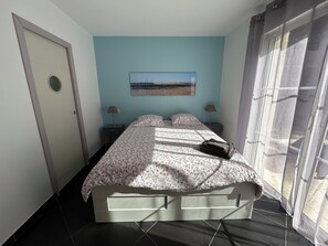 4 soverom, strykejern/-brett, reiseseng for barn og wi-fi (inkludert)