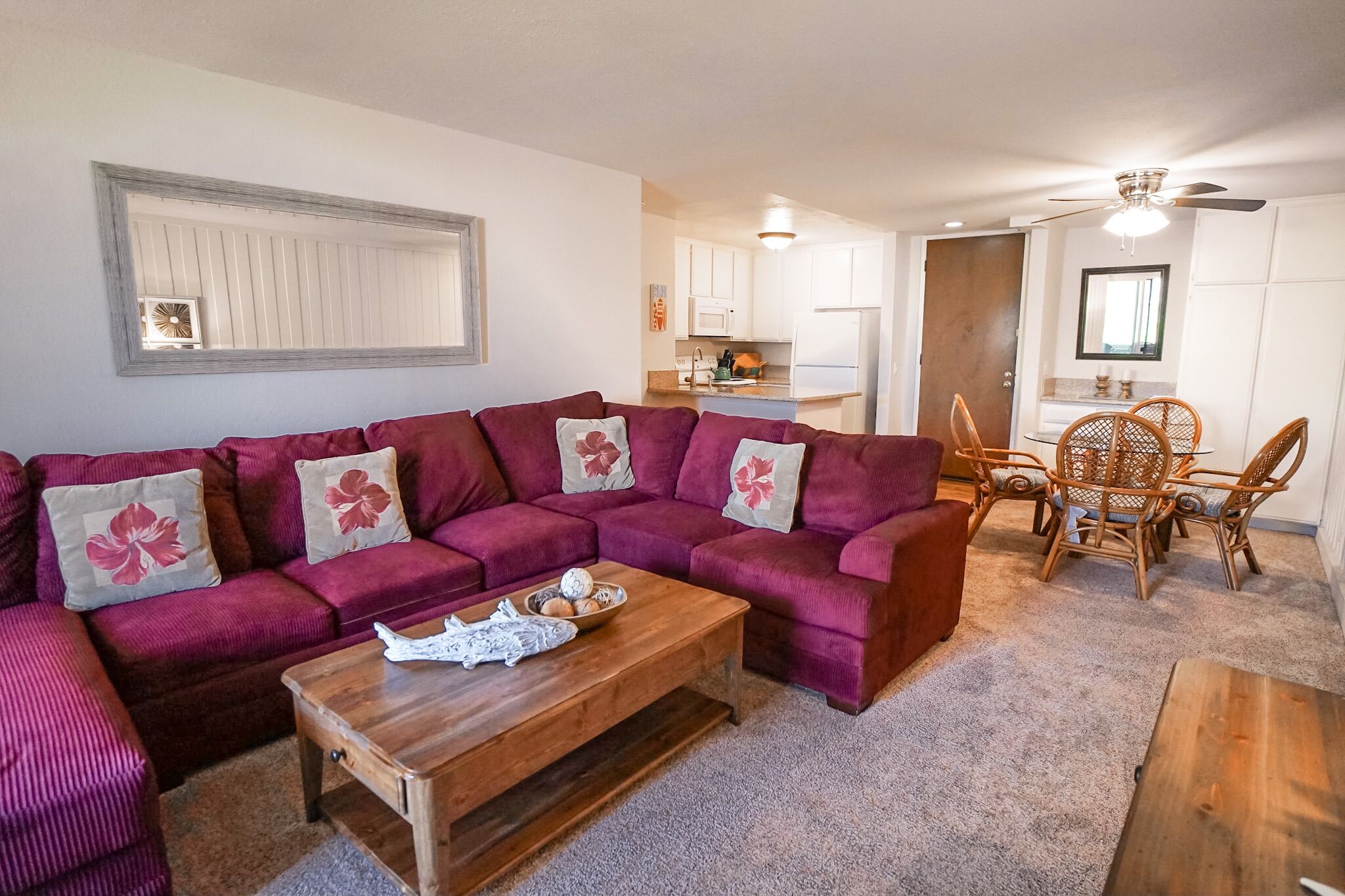 A Beautiful 1 Br, 1 Bath, Ocean View. new carpet, flooring & new king size bed