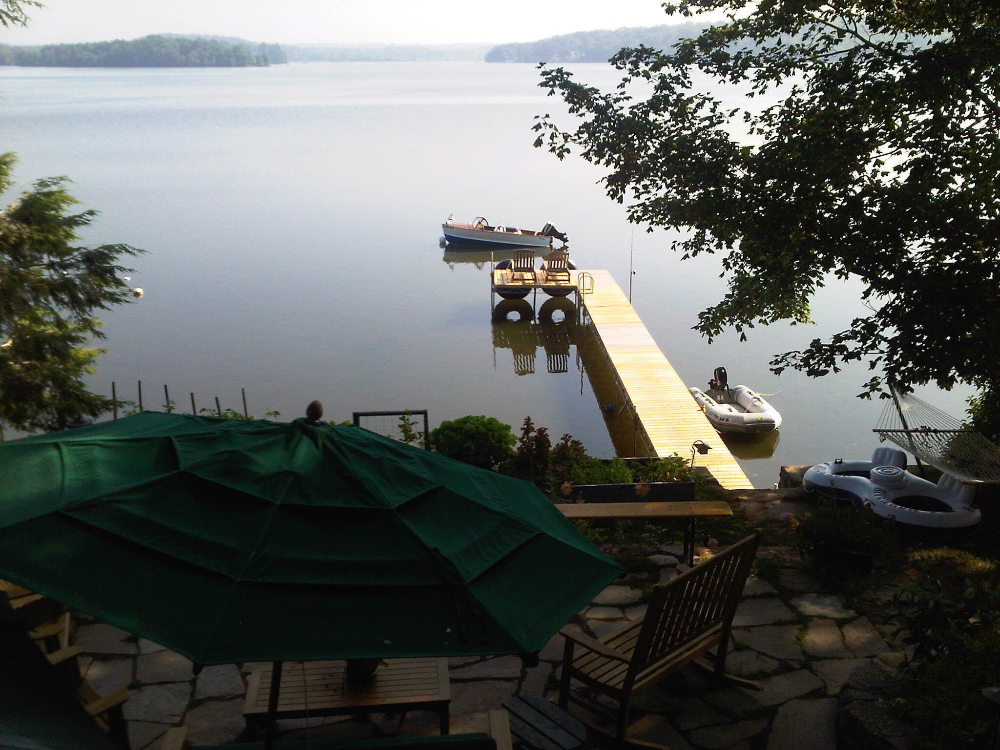 Charming lakeside cottage and guest cottage with spectacular views