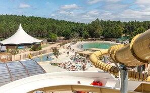 من حمّامات السباحة المغطاة، حمّام سباحة مُدفَّأ