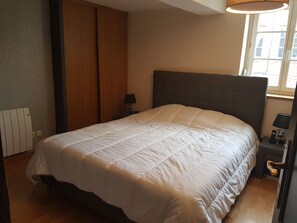 6 dormitoris, planxa i posts de planxar i wifi 