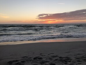 Sun-loungers, beach towels - A Shore Thing - Relaxing Island Living , Large Heated Pool, Boat Lift (Holmes Beach)