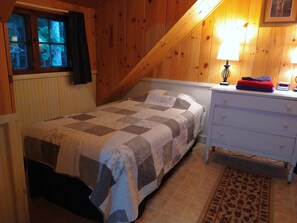 3 bedrooms, desk, free WiFi, bed sheets