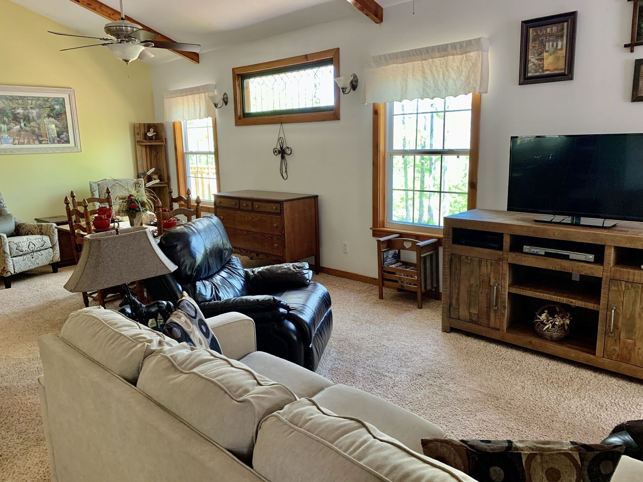 Quiet Retreat Tucked In The Woods...perfect place to get away from it all