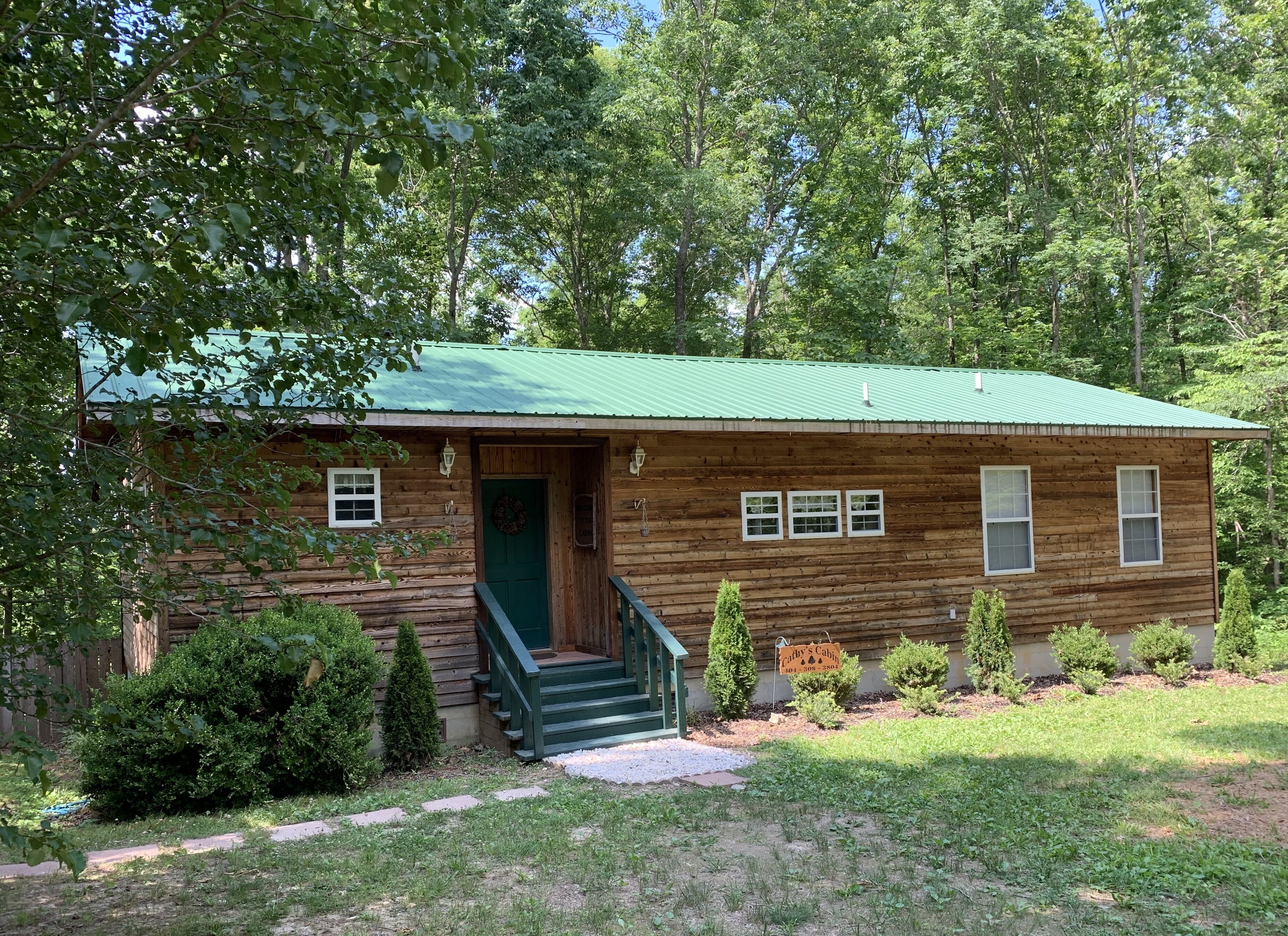 Quiet Retreat Tucked In The Woods...perfect place to get away from it all