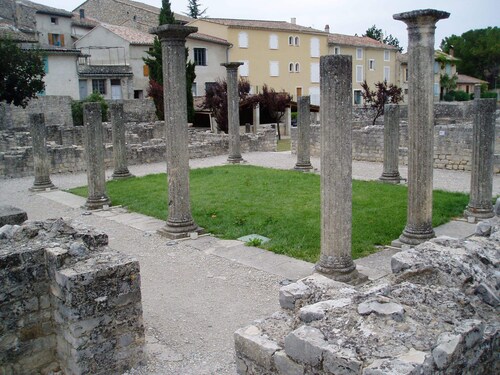 Charmente Haus am Fuße des Luberon Studio 4 Personen Pool und SPA 