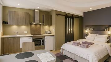 1 chambre, fer et planche à repasser, Wi-Fi, draps fournis