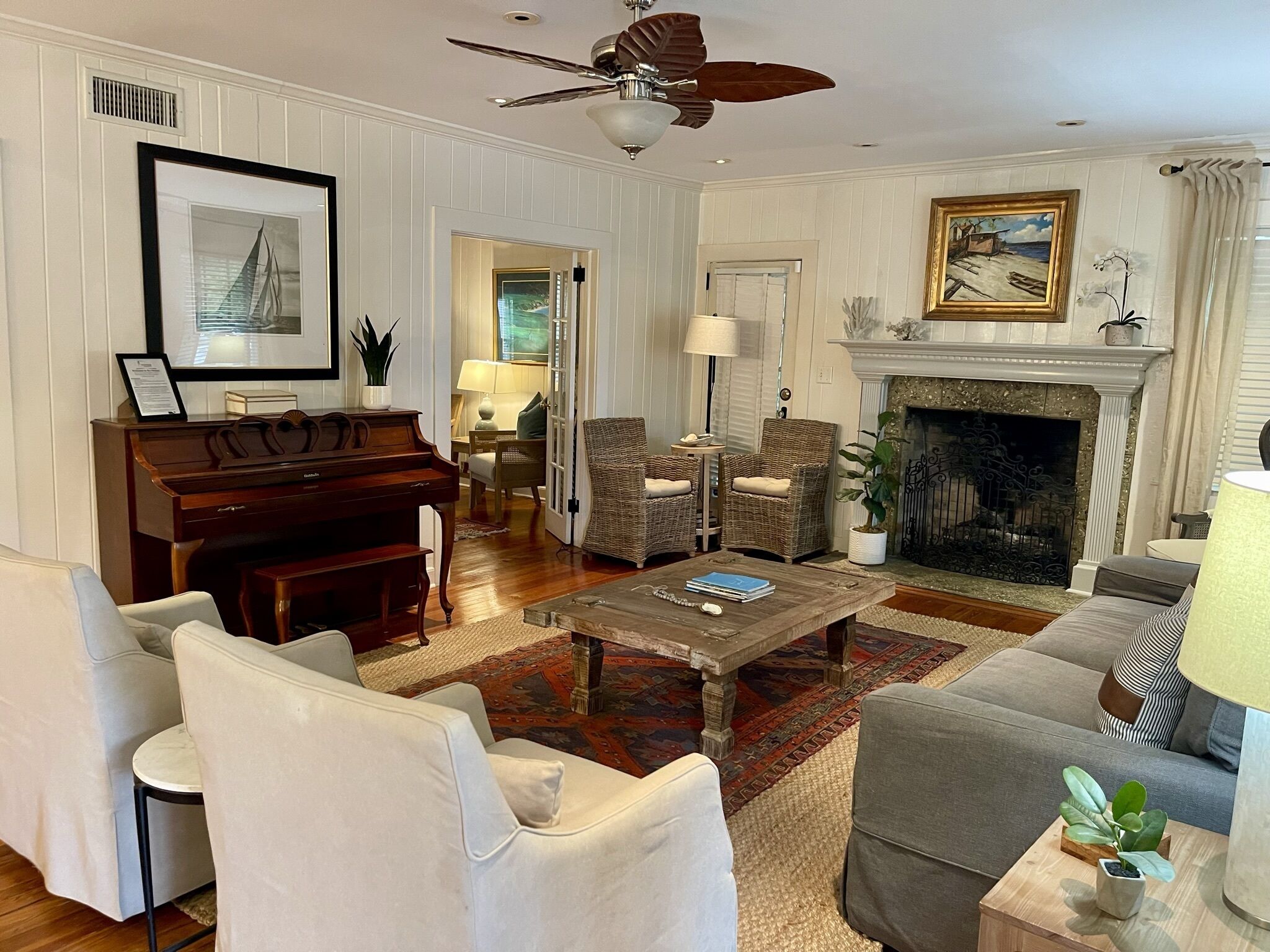 I can see the beach! 1930's Charming Beach Cottage