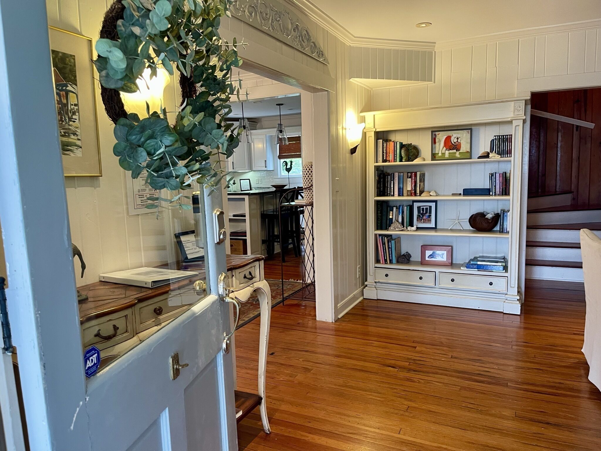 I can see the beach! 1930's Charming Beach Cottage