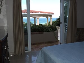 8 Schlafzimmer, Reisekinderbett, kostenloses WLAN, BettwÀsche