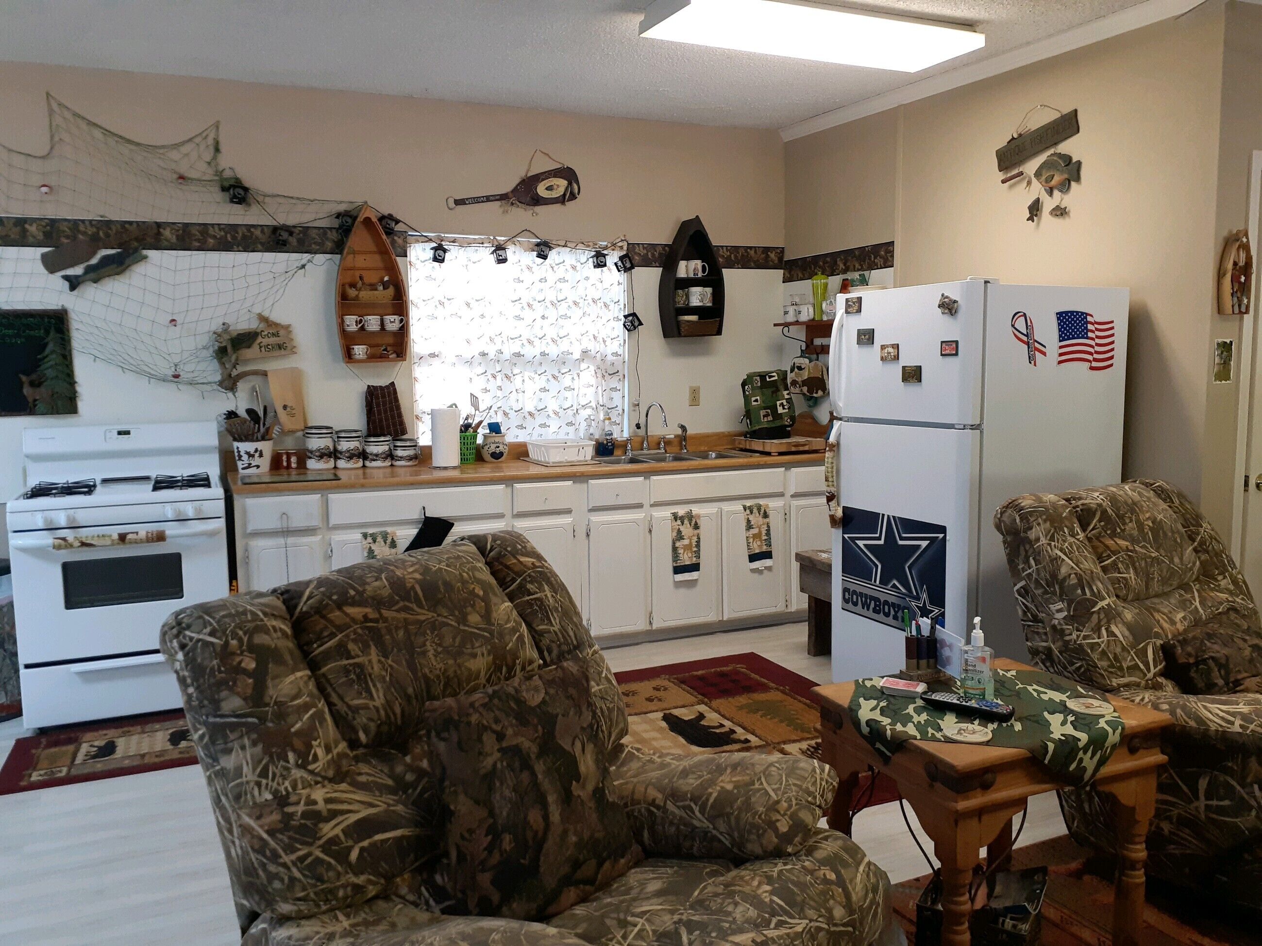 DEER CREEK LODGE located 1/4 mile from beautiful Lake Ouachita