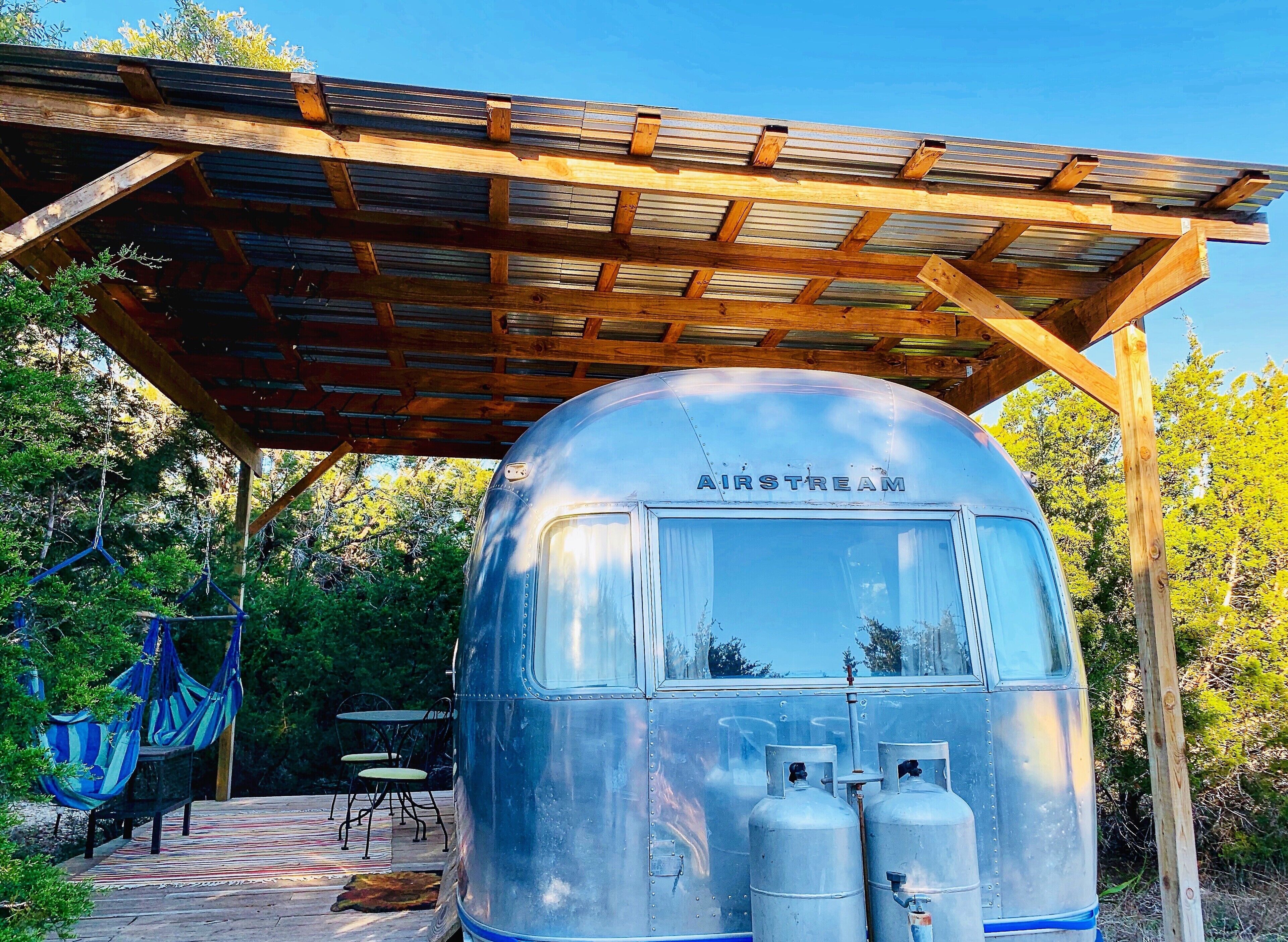 ♥ Restored Airstream w/Private Wooded Patio ♥