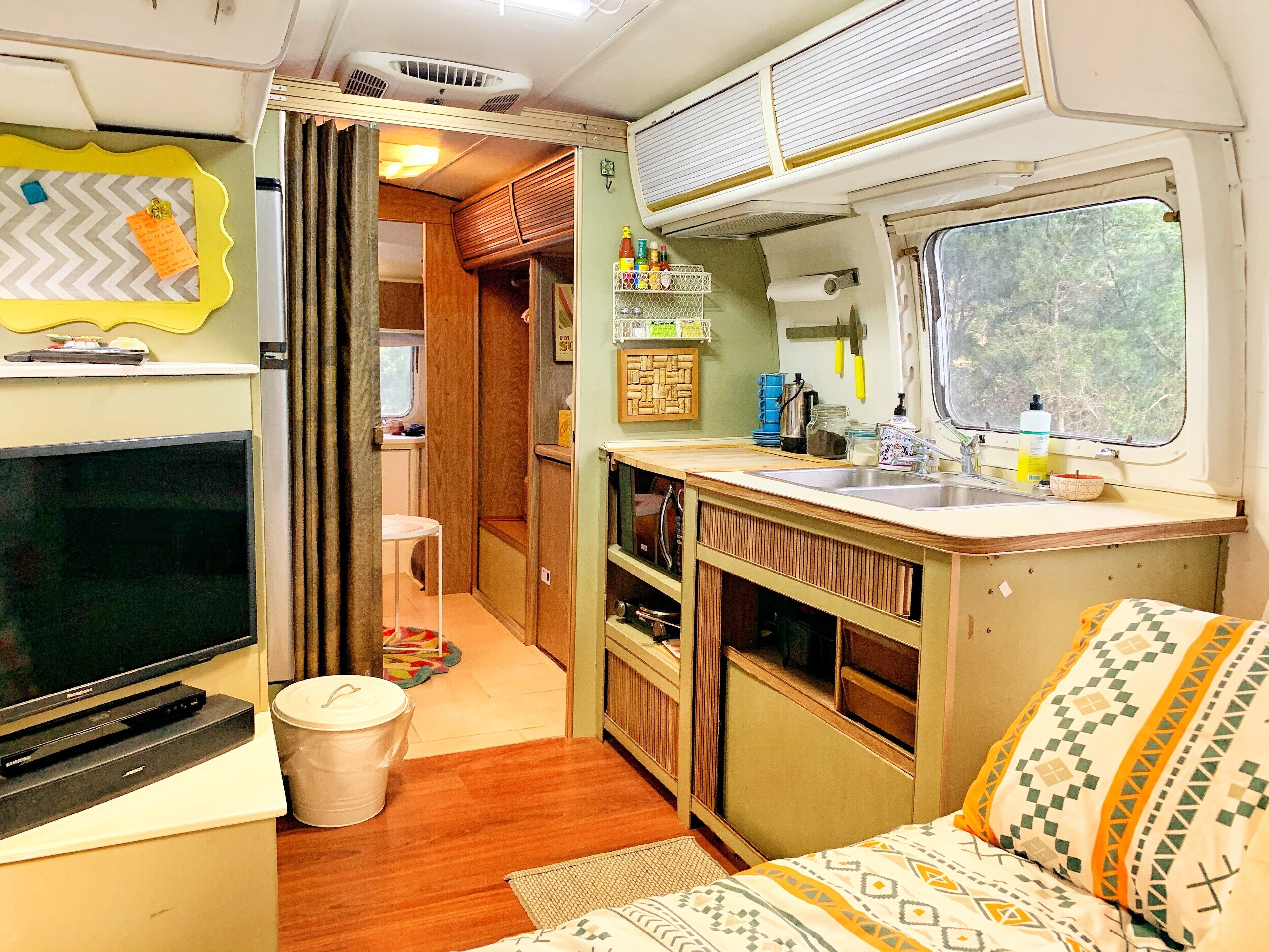 ♥ Restored Airstream w/Private Wooded Patio ♥