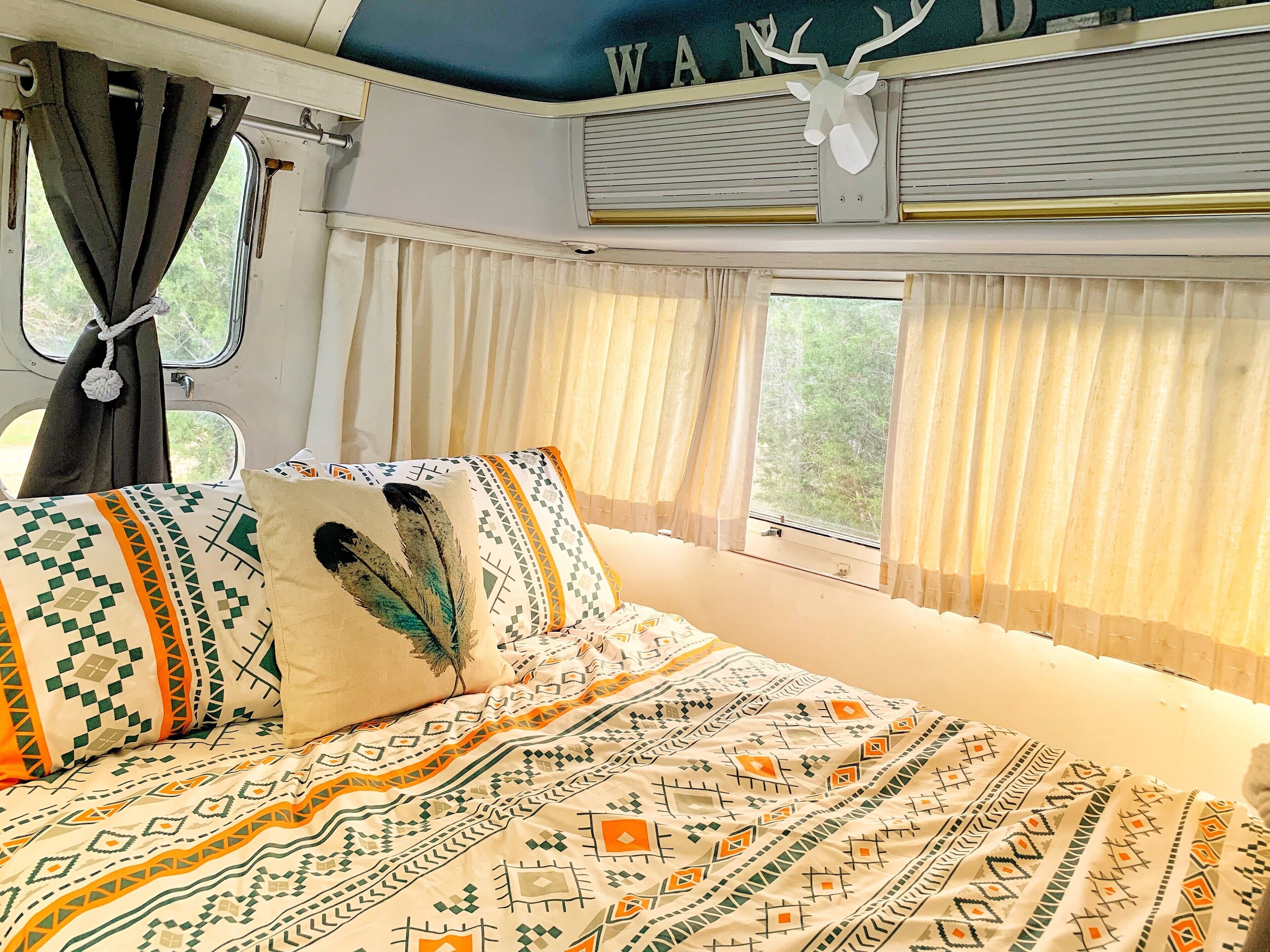 ♥ Restored Airstream w/Private Wooded Patio ♥