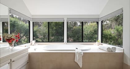 Jarrah Grove Forest Retreat - Serenity Luxury Chalets