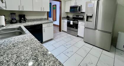 Vista Verde 145 - Comfortable Condo in Brownsville