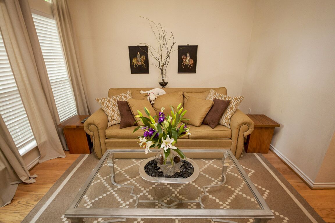 Walkable Dallas Urban Retreat By Downtown + KING Bed