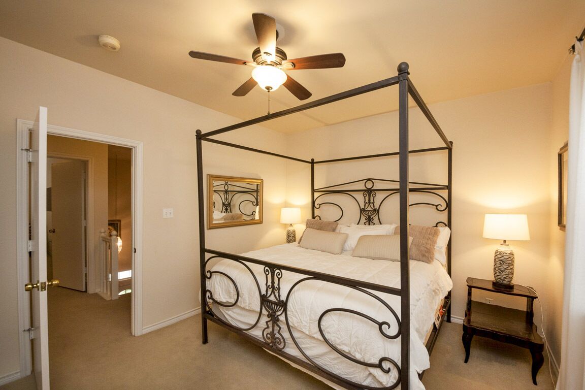 Walkable Dallas Urban Retreat By Downtown + KING Bed