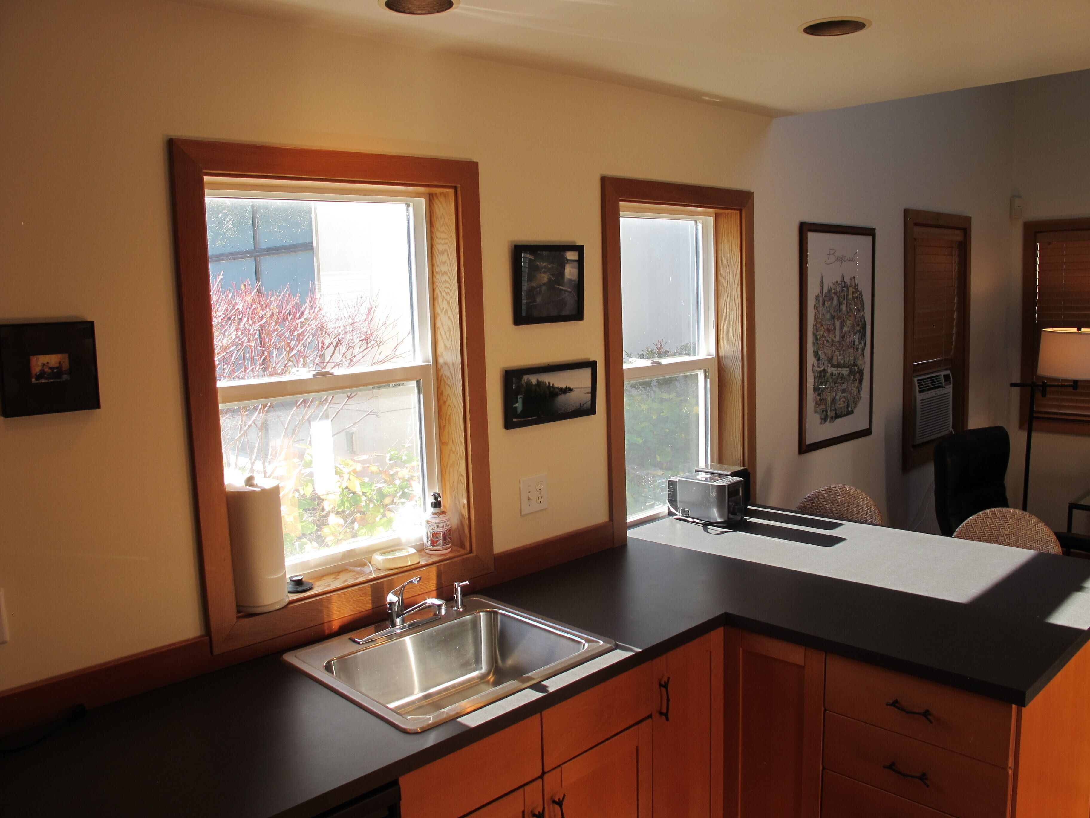 Private Waterfront Cabin on Lake Washington