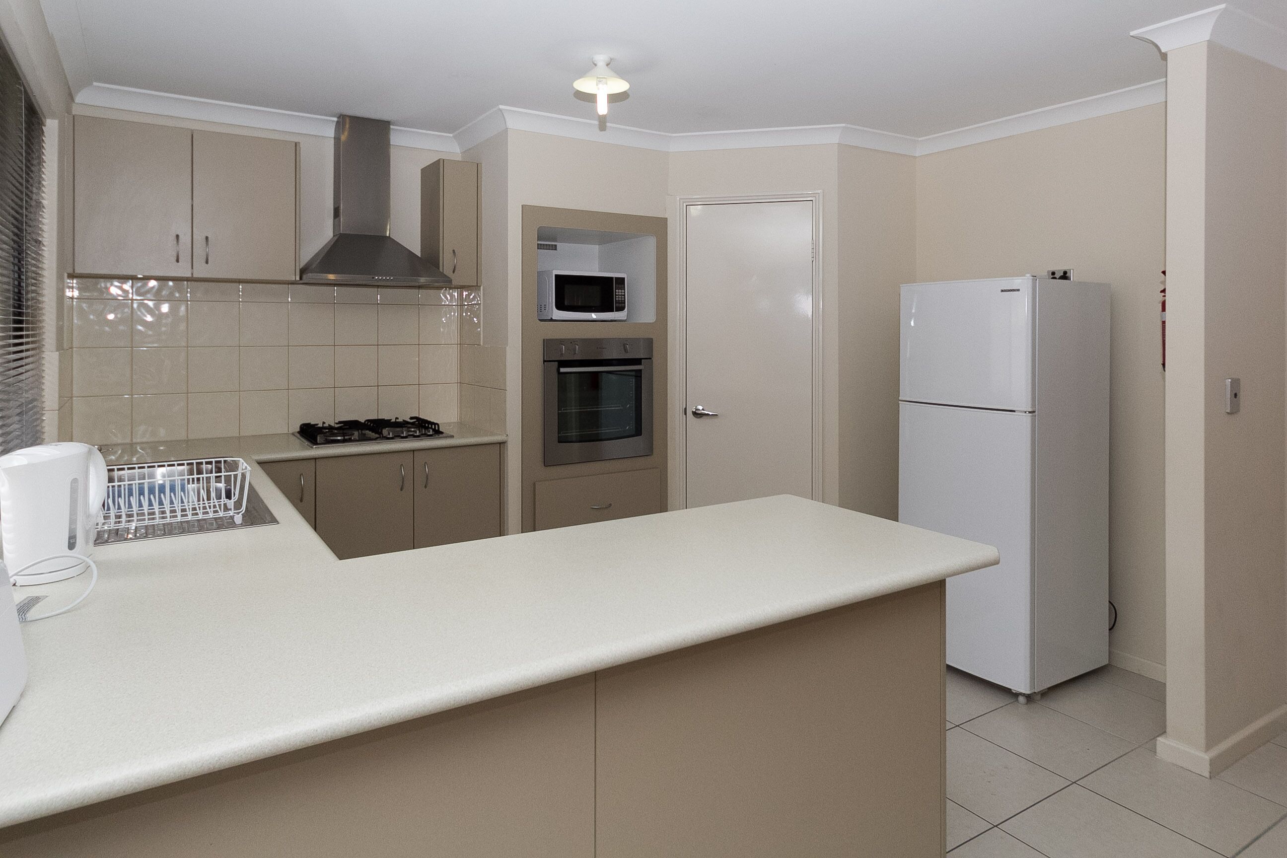 Cosy Lodge Cannington - Comfort at value price — image 10