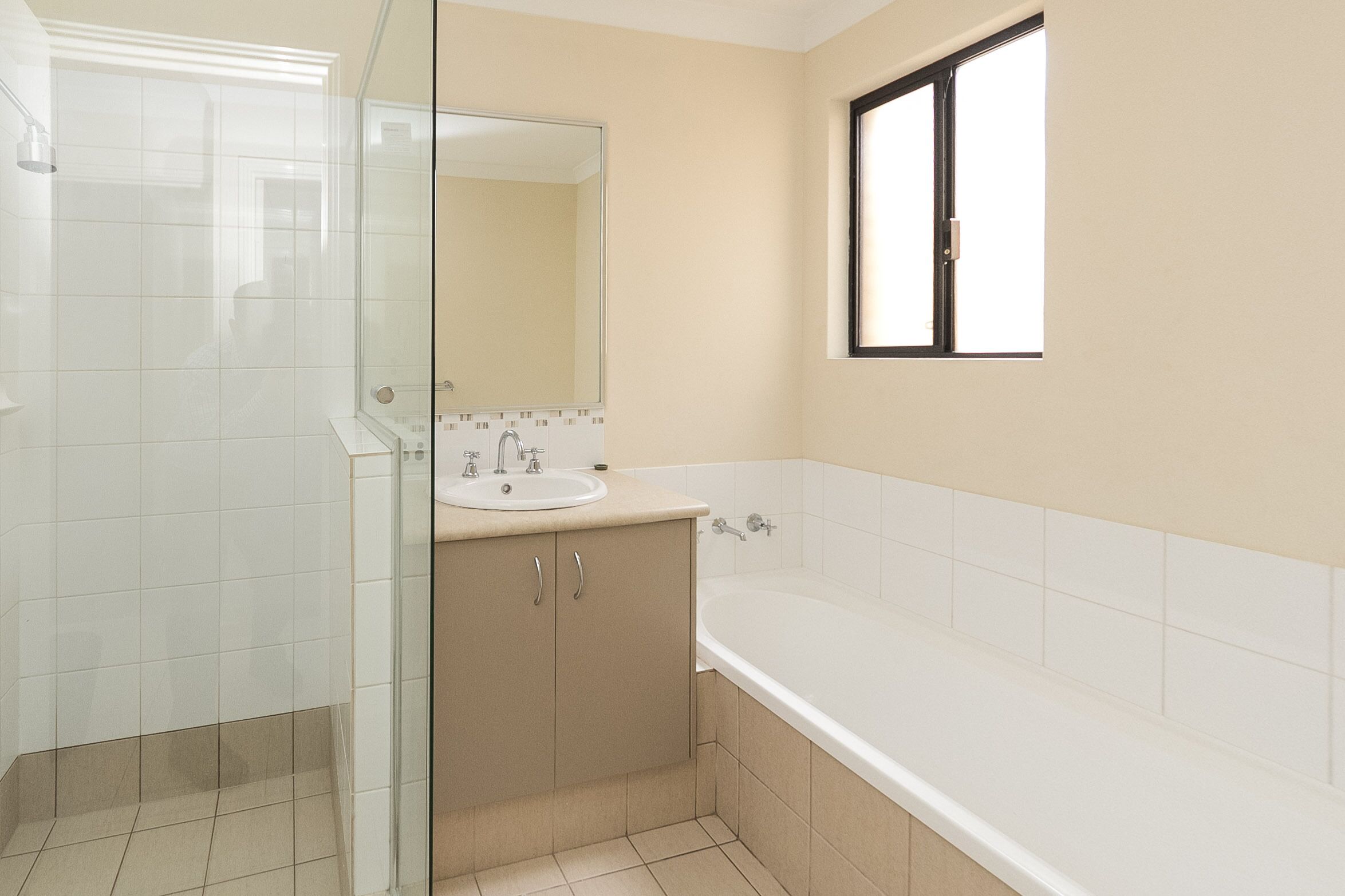 Cosy Lodge Cannington - Comfort at value price — image 12