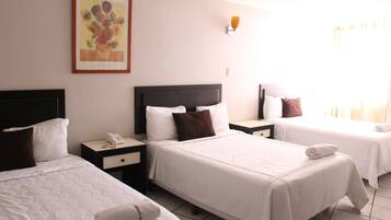 Escritorio y espacio para trabajar con laptop