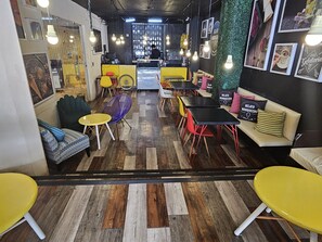 Coffee shop