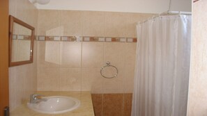 Hair dryer, towels - Sea view, Bungalow, en-suite, Coral Bay, disable friendly, private (Coral Bay)