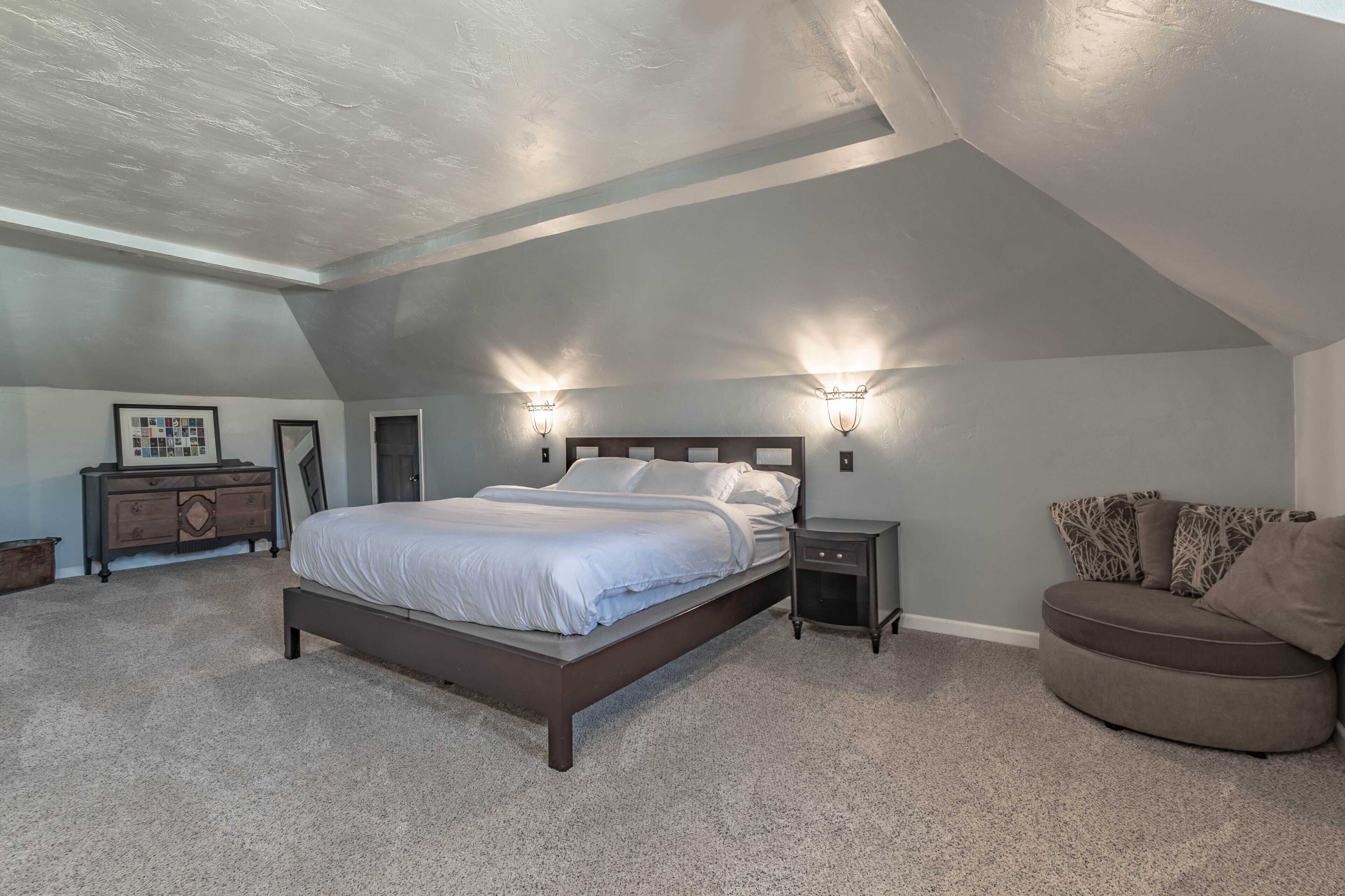 Spacious Cape Cod Home near Door County, Green Bay and Lambeau Field