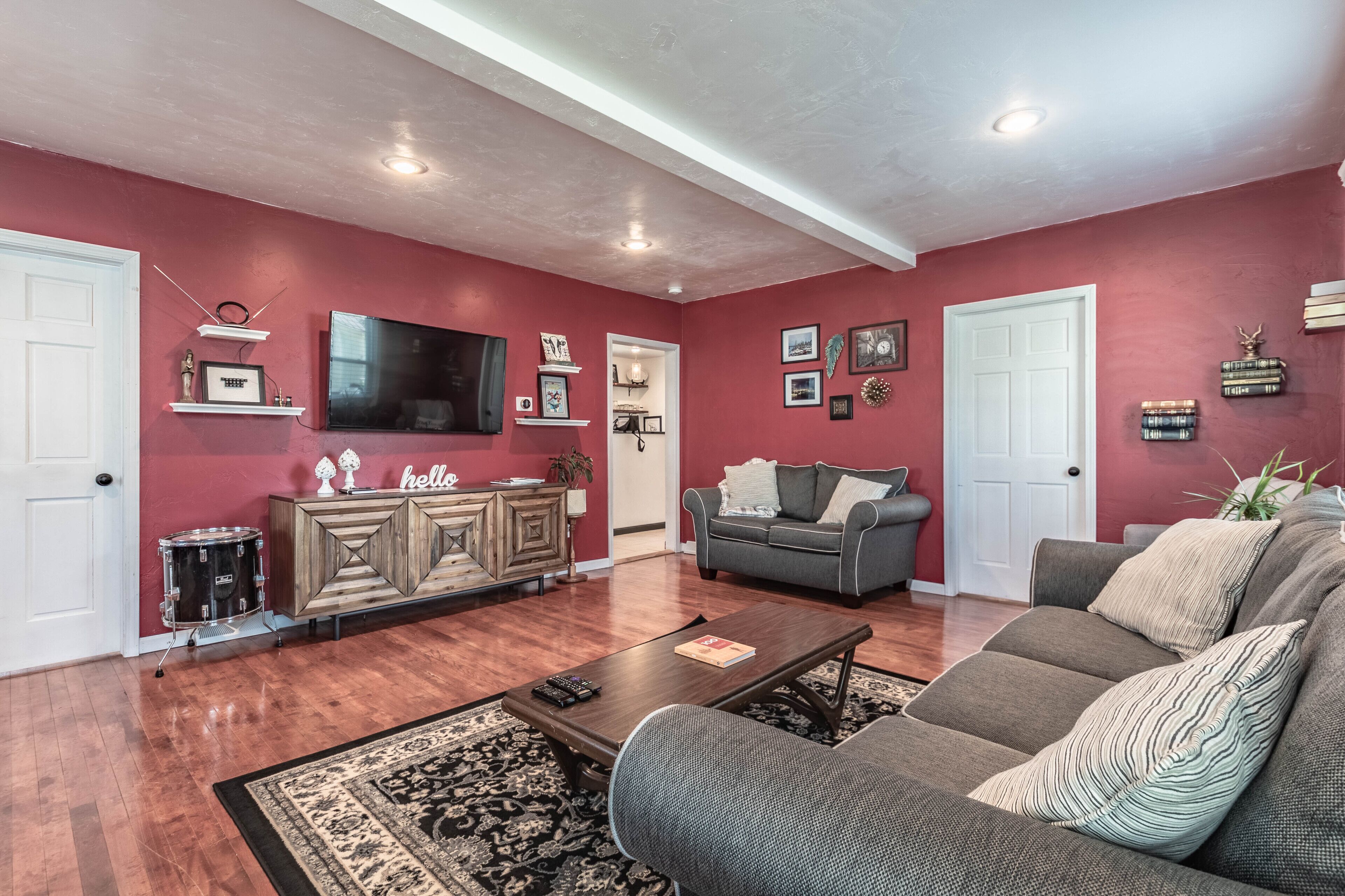 Spacious Cape Cod Home near Door County, Green Bay and Lambeau Field