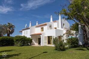 Exterior - Sunshine Villa-Salgados-Algarve (Albufeira)