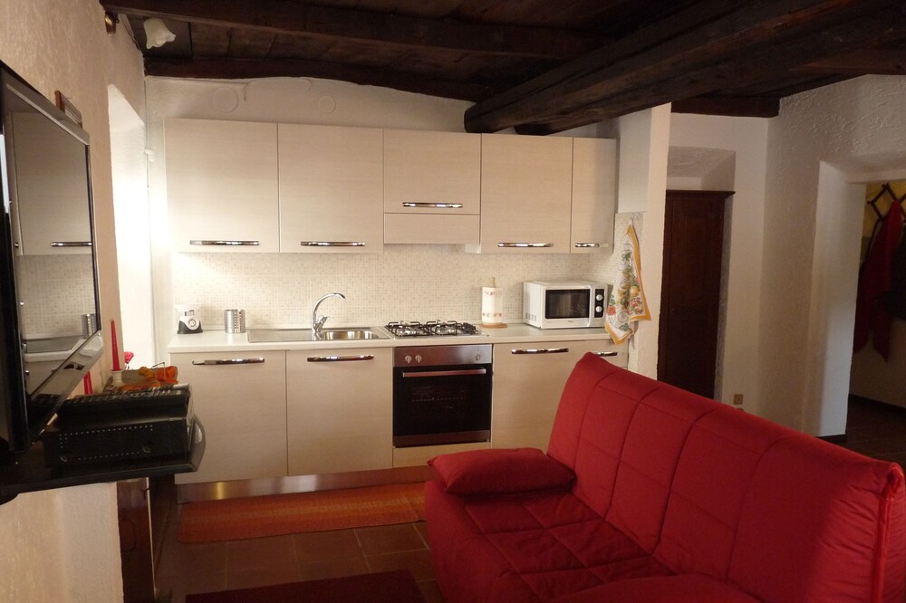 Apartment Cusius in Orta San Giulio on Lake Orta with parking and lake view